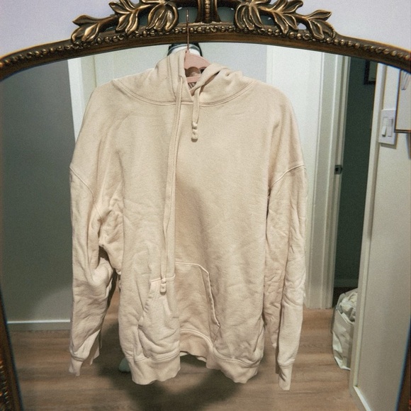 Uniqlo’s sweatshirt beige - Picture 2 of 5